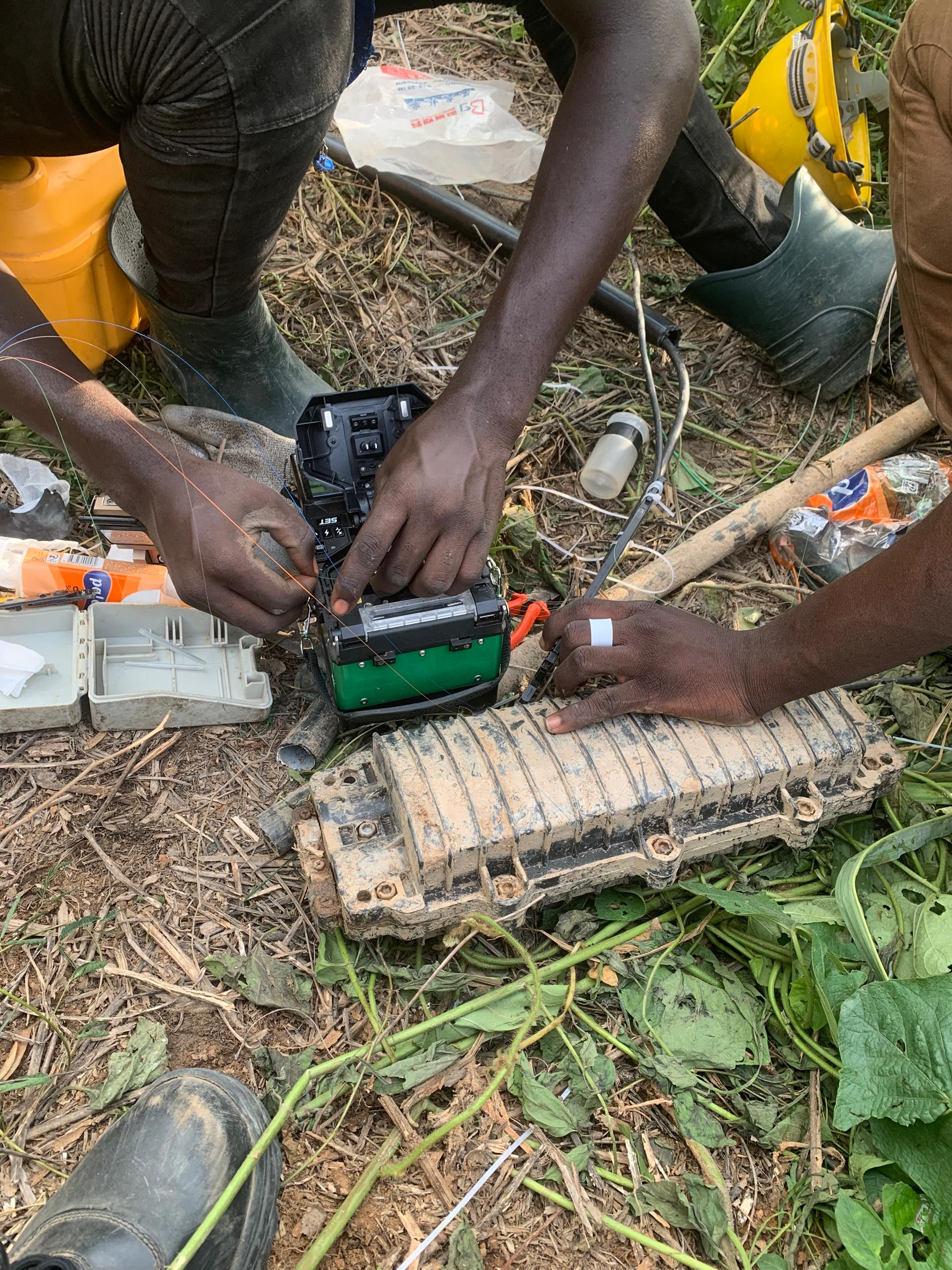 Fiber cabling on site